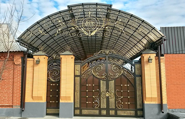 Купить или заказать ворота для дома с навесом - стильные и надежные решения для вашего участка в каменке от 42207 руб | ВоротМастер-Кам